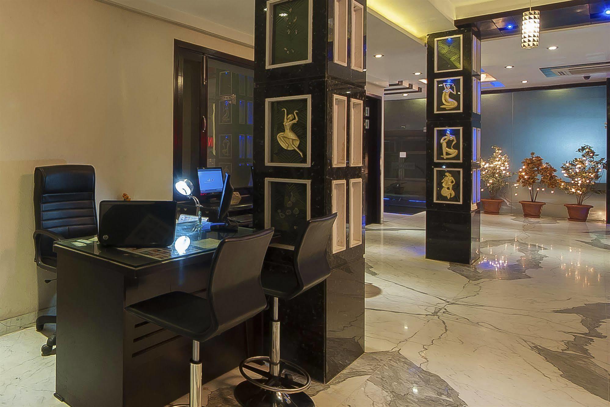 Dewdrop Intercity Hotel Delhi  Extérieur photo