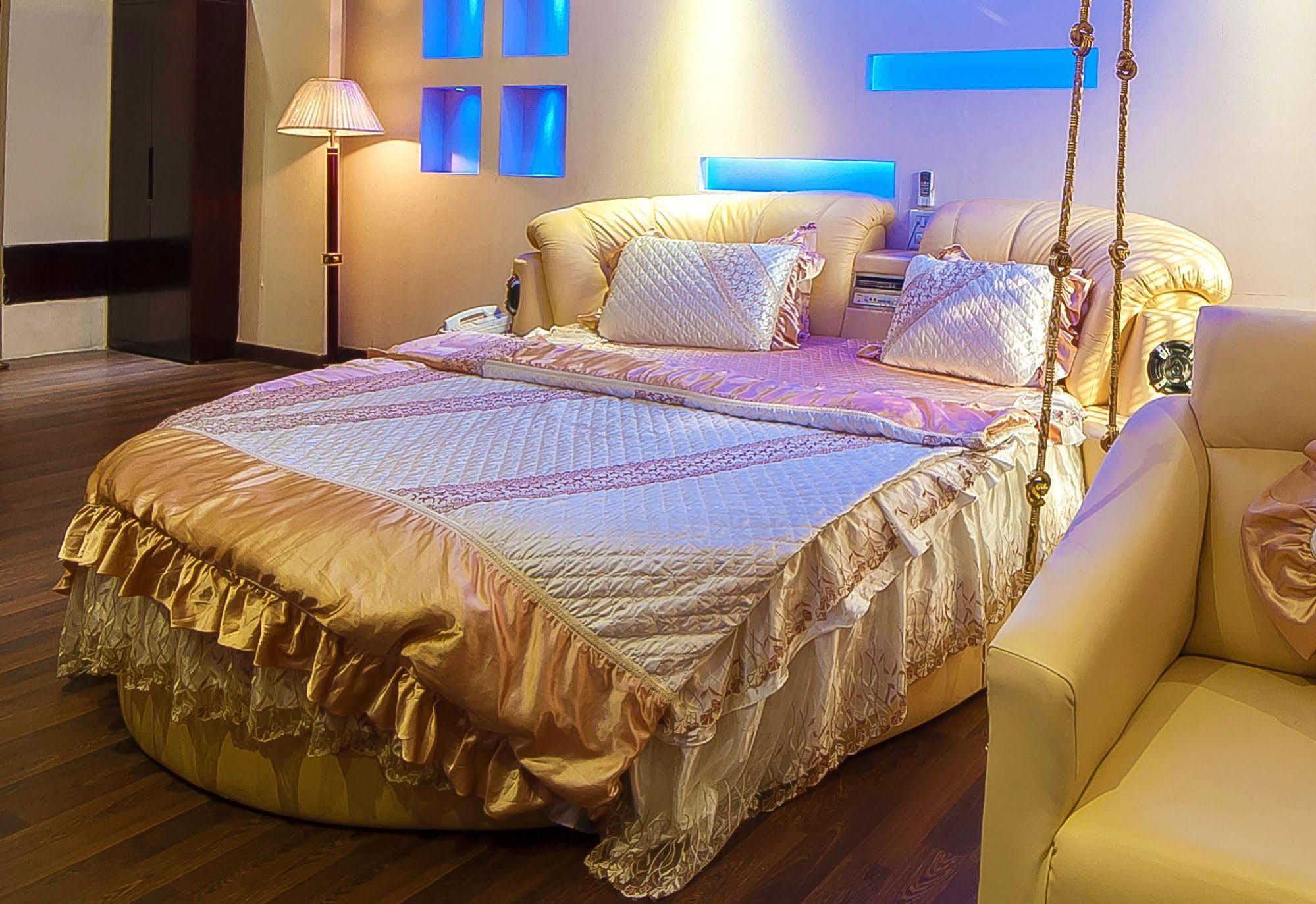 Dewdrop Intercity Hotel Delhi  Extérieur photo