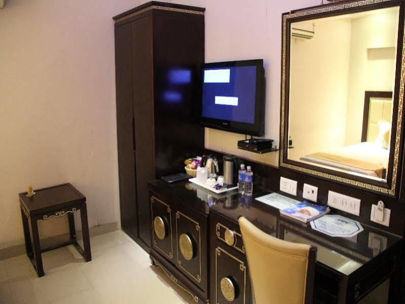 Dewdrop Intercity Hotel Delhi  Extérieur photo