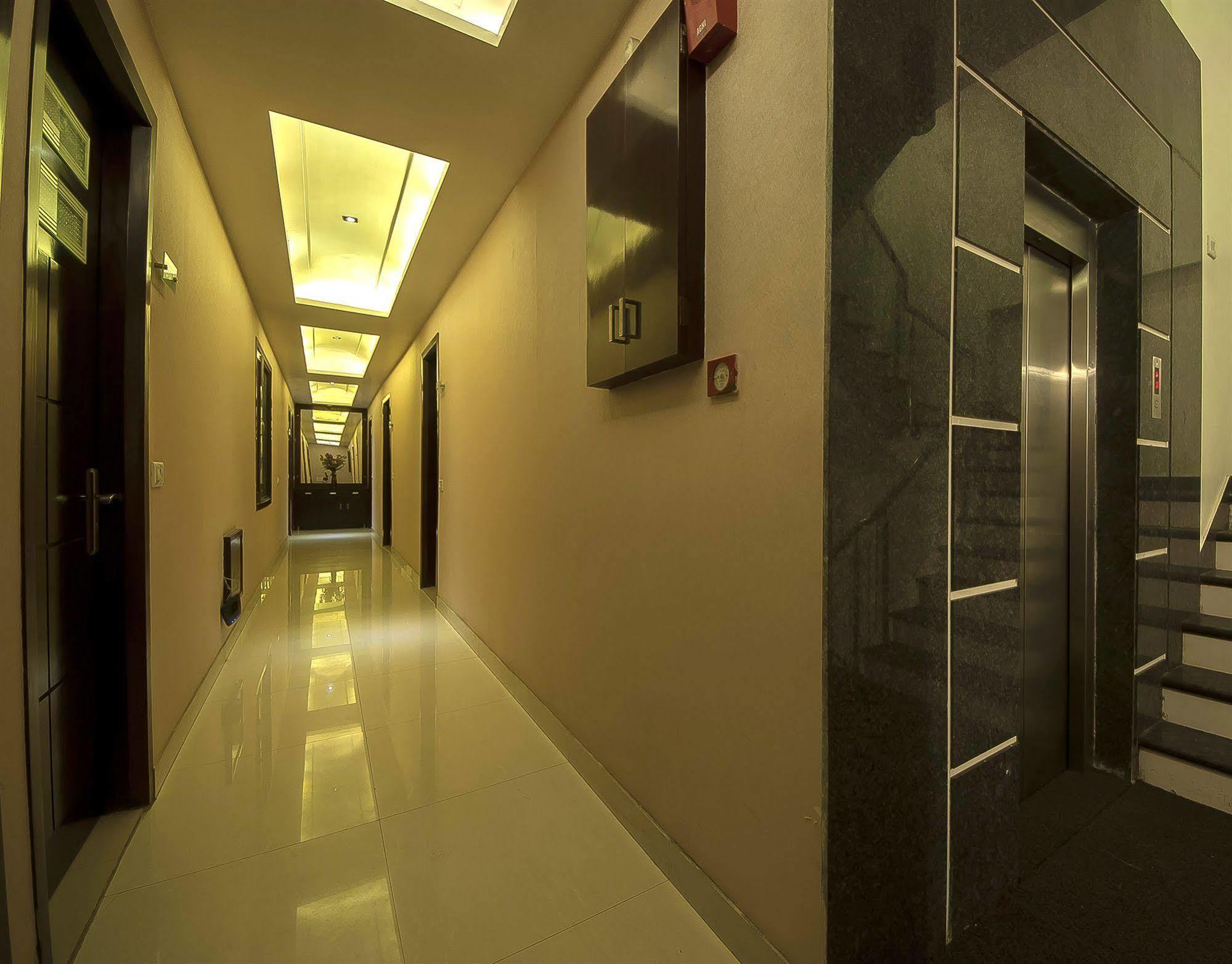 Dewdrop Intercity Hotel Delhi  Extérieur photo