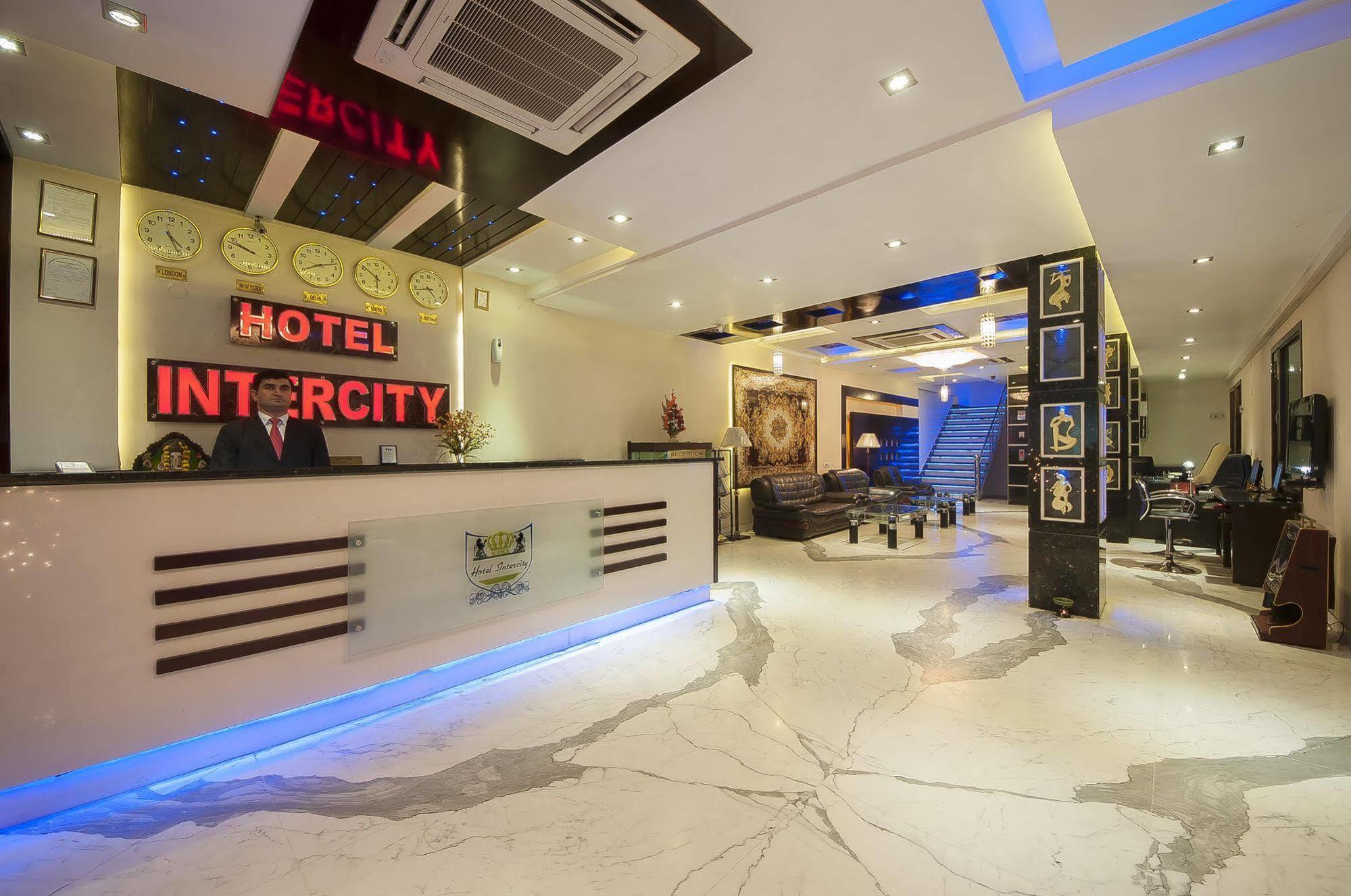 Dewdrop Intercity Hotel Delhi  Extérieur photo